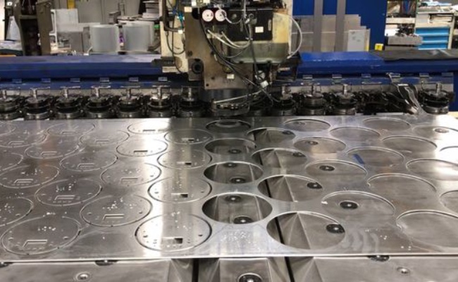 Đột dập CNC